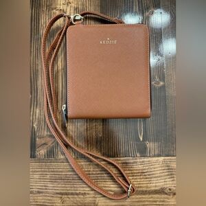 Kedzie‎ Brown Crossbody Bag EUC